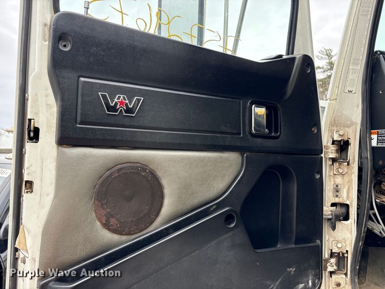 image for item YA2849 2016 Western Star 4700 ANFO bulk handling truck