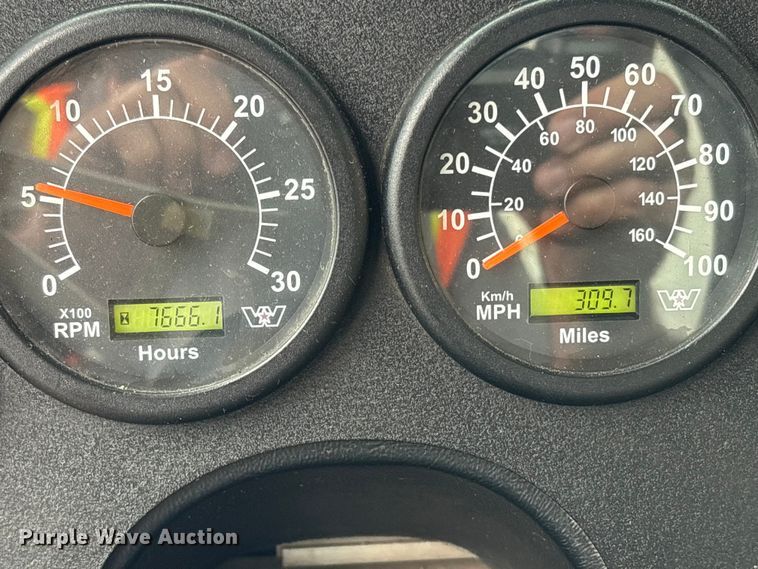 image for item YA2849 2016 Western Star 4700 ANFO bulk handling truck