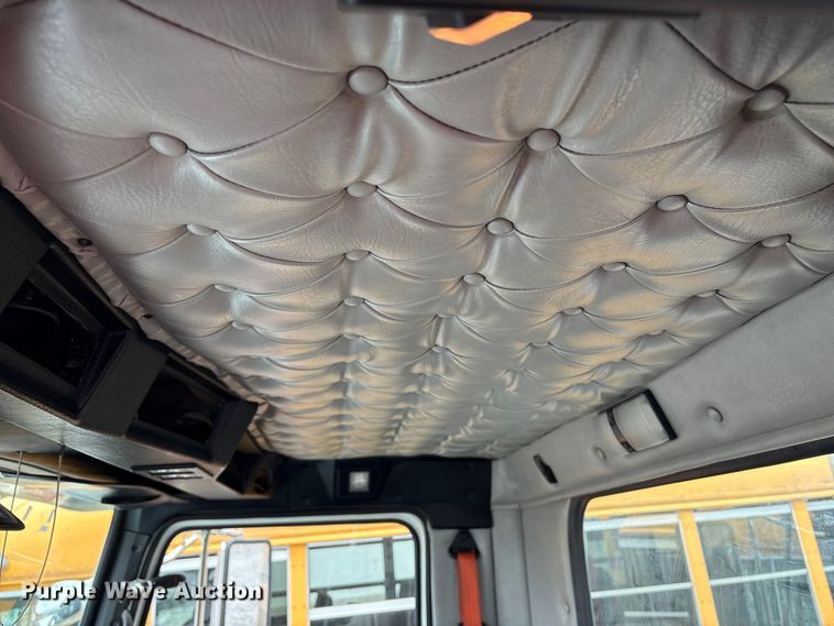 image for item YA2849 2016 Western Star 4700 ANFO bulk handling truck