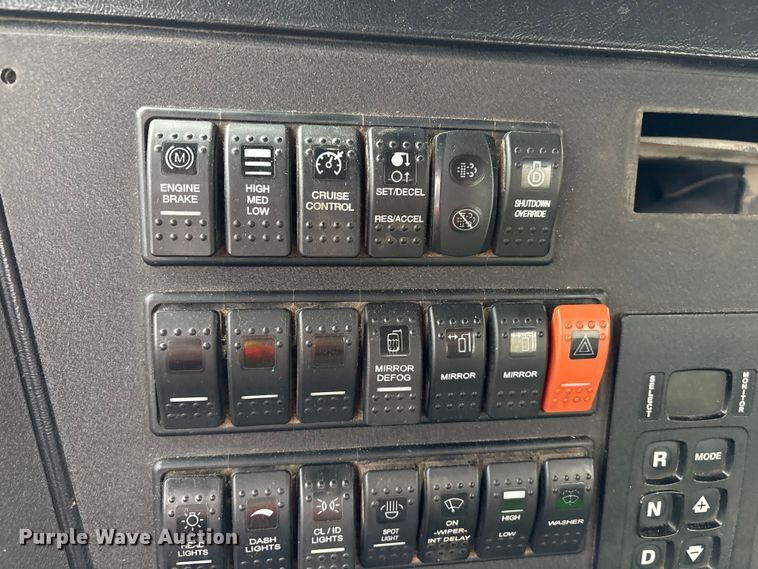 image for item YA2849 2016 Western Star 4700 ANFO bulk handling truck