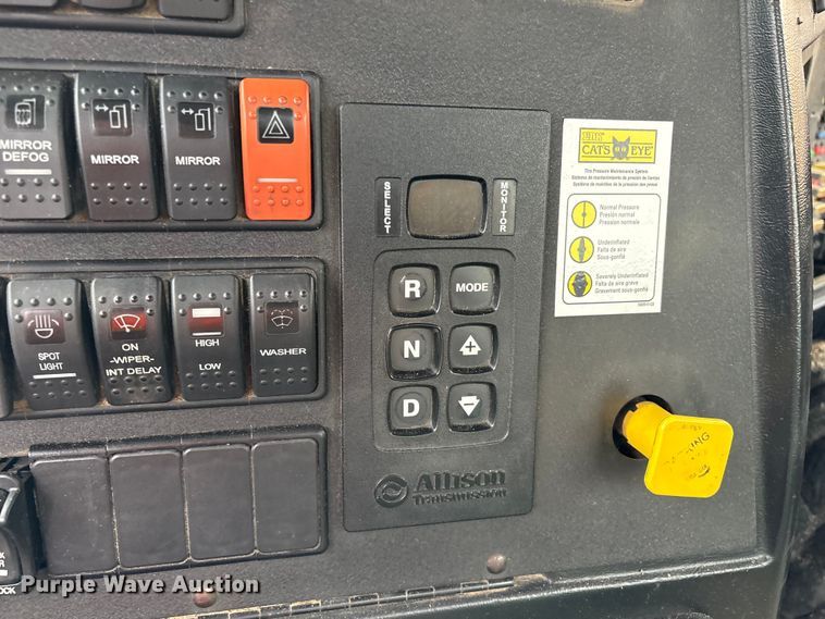 image for item YA2849 2016 Western Star 4700 ANFO bulk handling truck