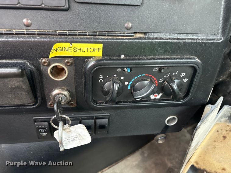 image for item YA2849 2016 Western Star 4700 ANFO bulk handling truck