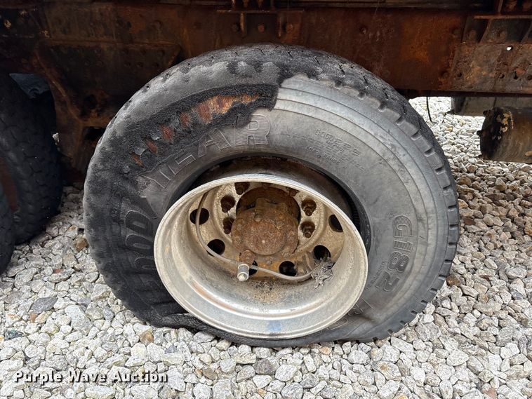 image for item YA2849 2016 Western Star 4700 ANFO bulk handling truck