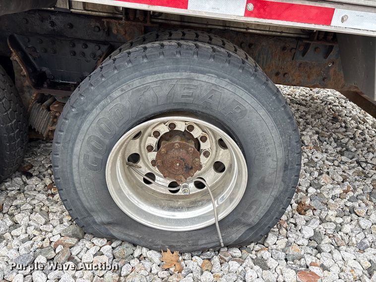 image for item YA2849 2016 Western Star 4700 ANFO bulk handling truck