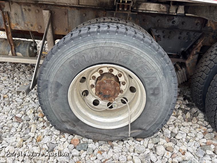 image for item YA2849 2016 Western Star 4700 ANFO bulk handling truck