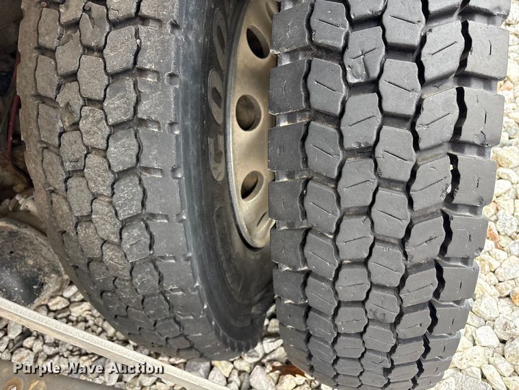 image for item YA2849 2016 Western Star 4700 ANFO bulk handling truck