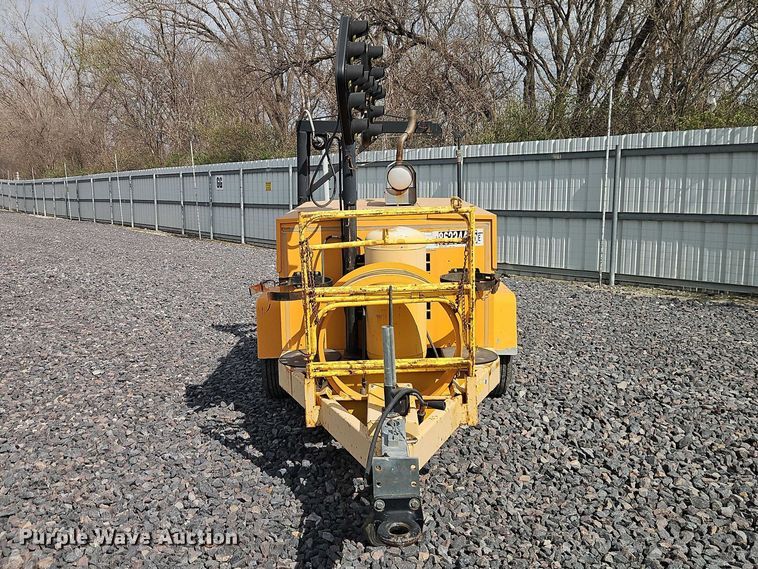 image for item YA2850 1999 Team Fenex F121KP manhole support trailer