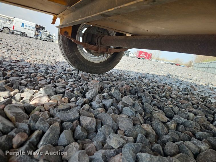 image for item YA2850 1999 Team Fenex F121KP manhole support trailer