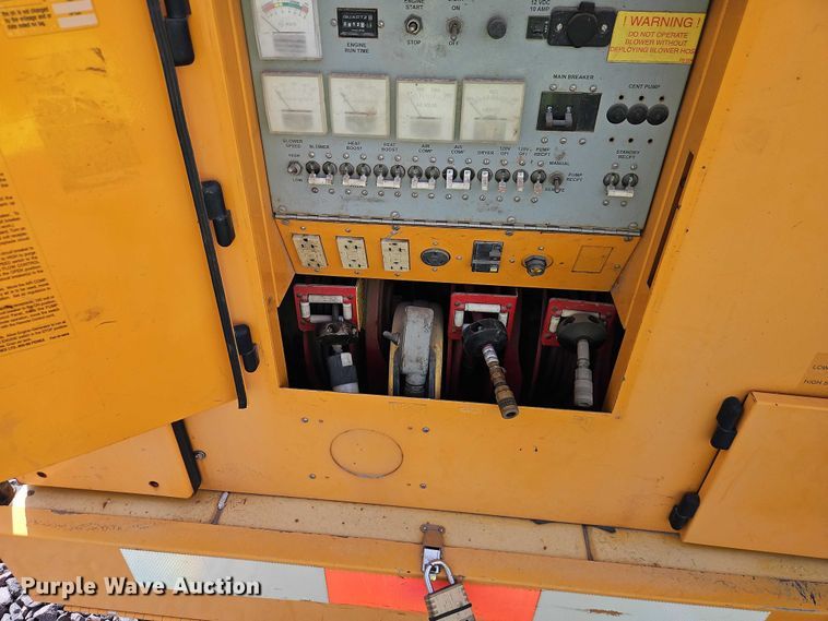 image for item YA2850 1999 Team Fenex F121KP manhole support trailer