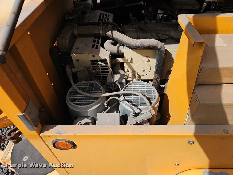 image for item YA2850 1999 Team Fenex F121KP manhole support trailer