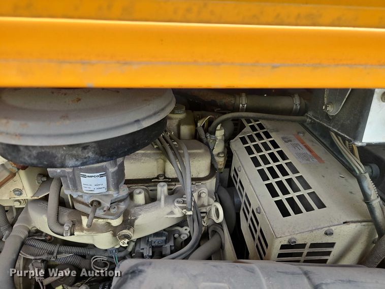 image for item YA2850 1999 Team Fenex F121KP manhole support trailer