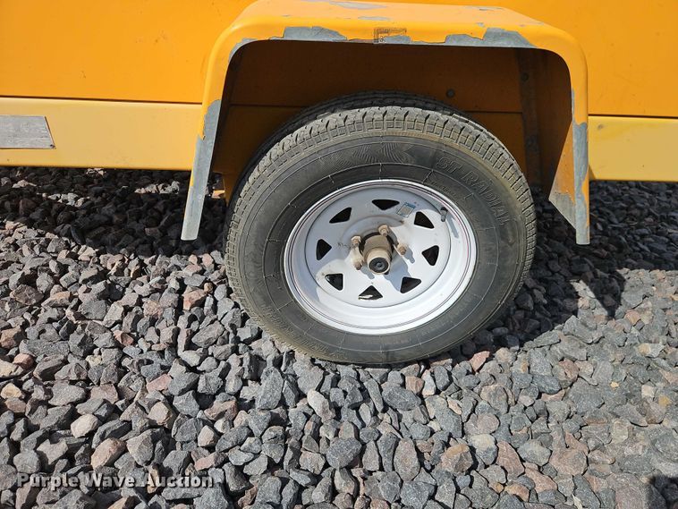 image for item YA2850 1999 Team Fenex F121KP manhole support trailer