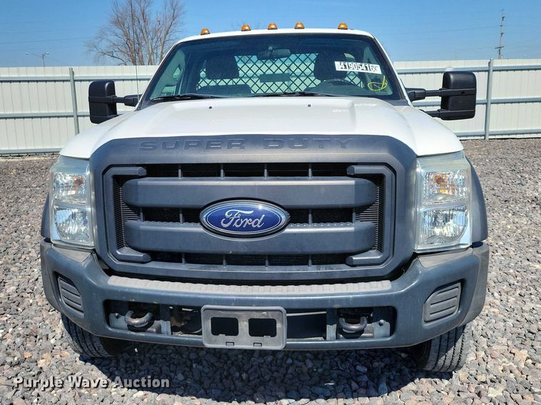 image for item YA2851 2015 Ford F550 Super Duty flatbed truck