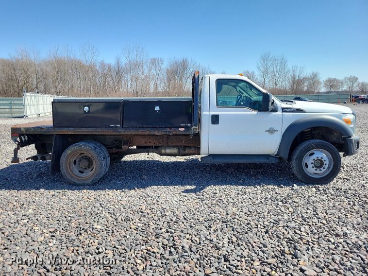 image for item YA2851 2015 Ford F550 Super Duty flatbed truck
