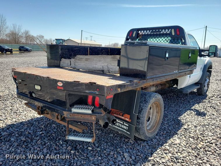 image for item YA2851 2015 Ford F550 Super Duty flatbed truck