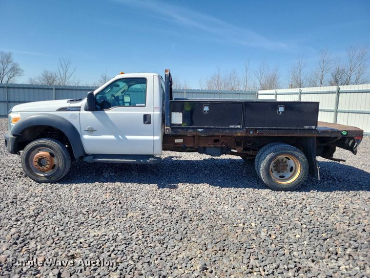 image for item YA2851 2015 Ford F550 Super Duty flatbed truck