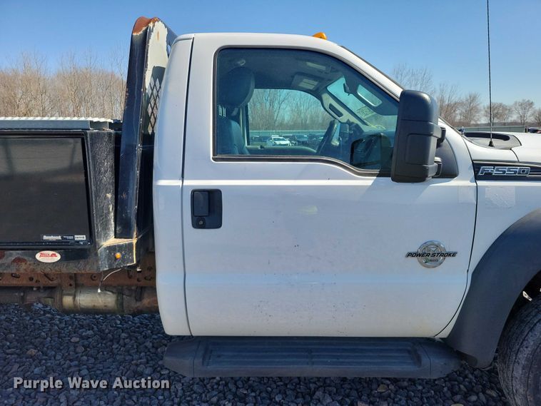 image for item YA2851 2015 Ford F550 Super Duty flatbed truck
