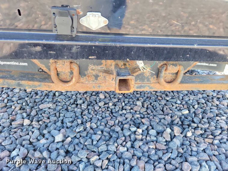 image for item YA2851 2015 Ford F550 Super Duty flatbed truck