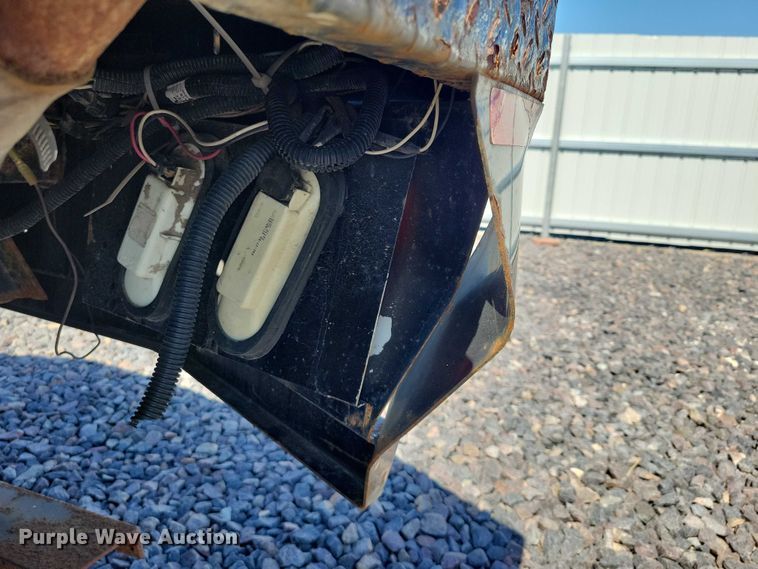 image for item YA2851 2015 Ford F550 Super Duty flatbed truck