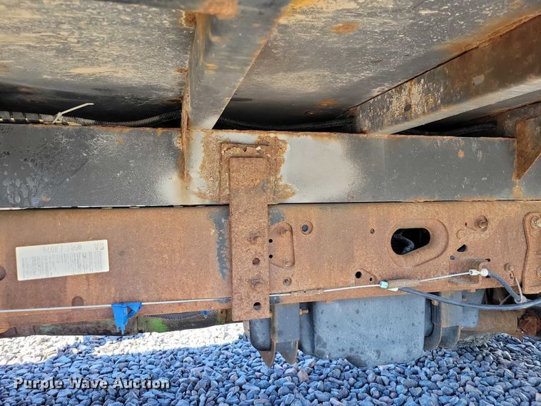 image for item YA2851 2015 Ford F550 Super Duty flatbed truck