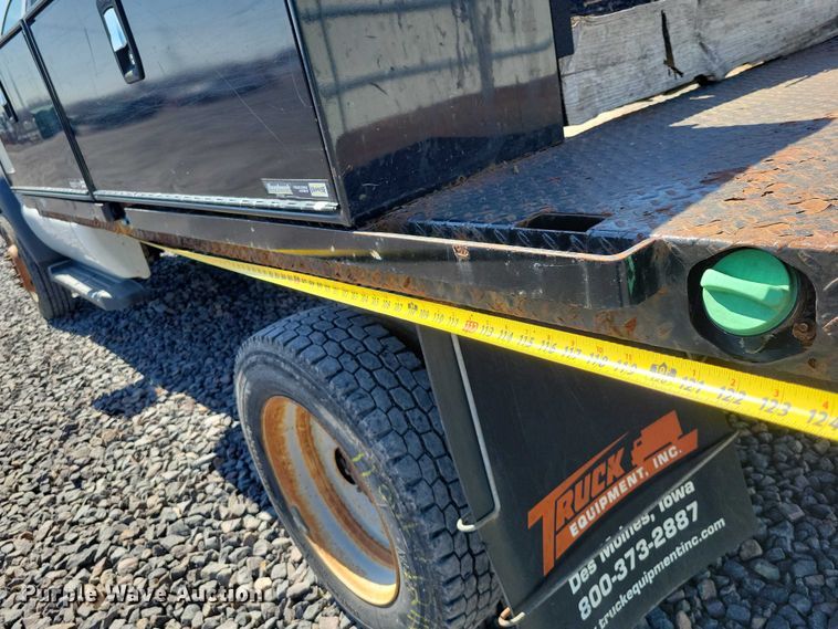 image for item YA2851 2015 Ford F550 Super Duty flatbed truck