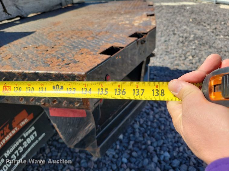 image for item YA2851 2015 Ford F550 Super Duty flatbed truck