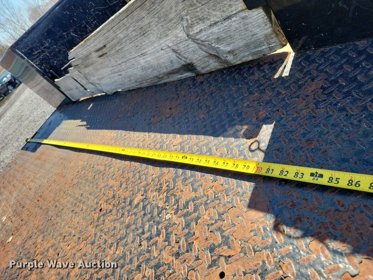 image for item YA2851 2015 Ford F550 Super Duty flatbed truck