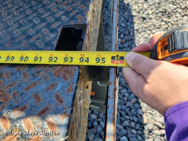 image for item YA2851 2015 Ford F550 Super Duty flatbed truck