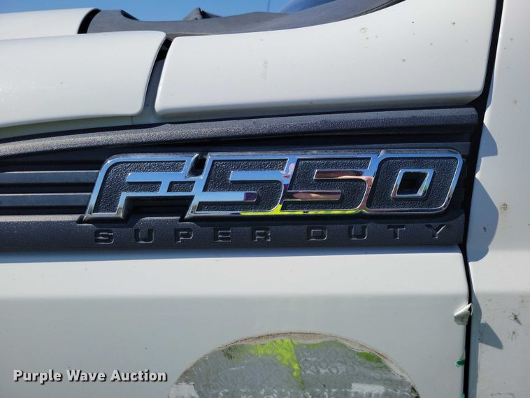 image for item YA2851 2015 Ford F550 Super Duty flatbed truck