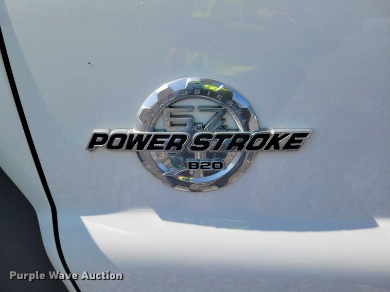 image for item YA2851 2015 Ford F550 Super Duty flatbed truck