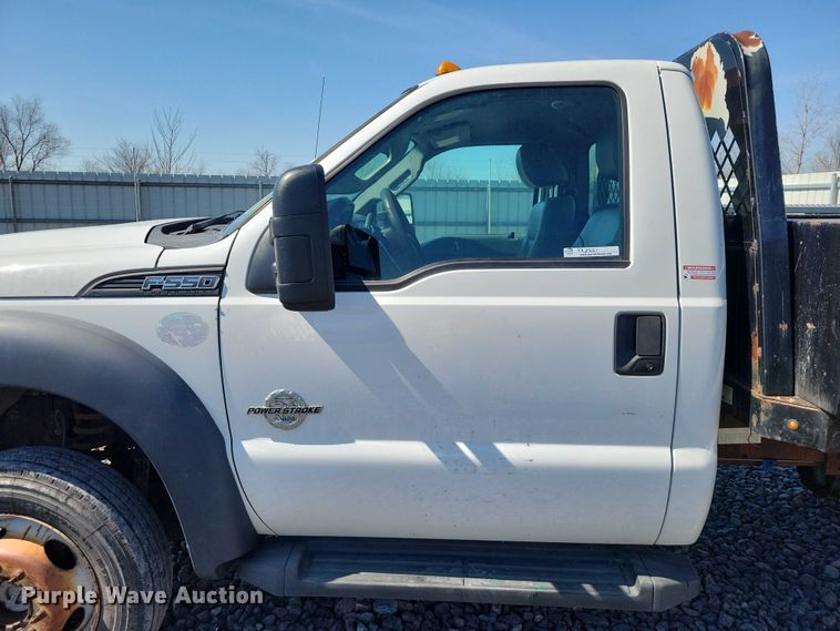 image for item YA2851 2015 Ford F550 Super Duty flatbed truck