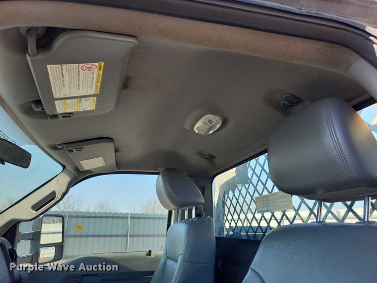 image for item YA2851 2015 Ford F550 Super Duty flatbed truck