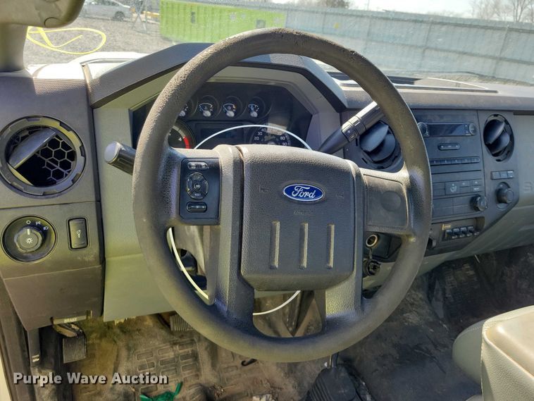 image for item YA2851 2015 Ford F550 Super Duty flatbed truck