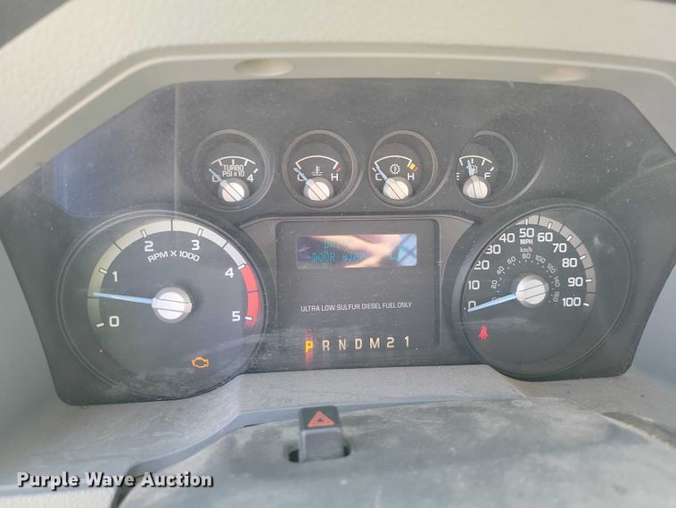 image for item YA2851 2015 Ford F550 Super Duty flatbed truck