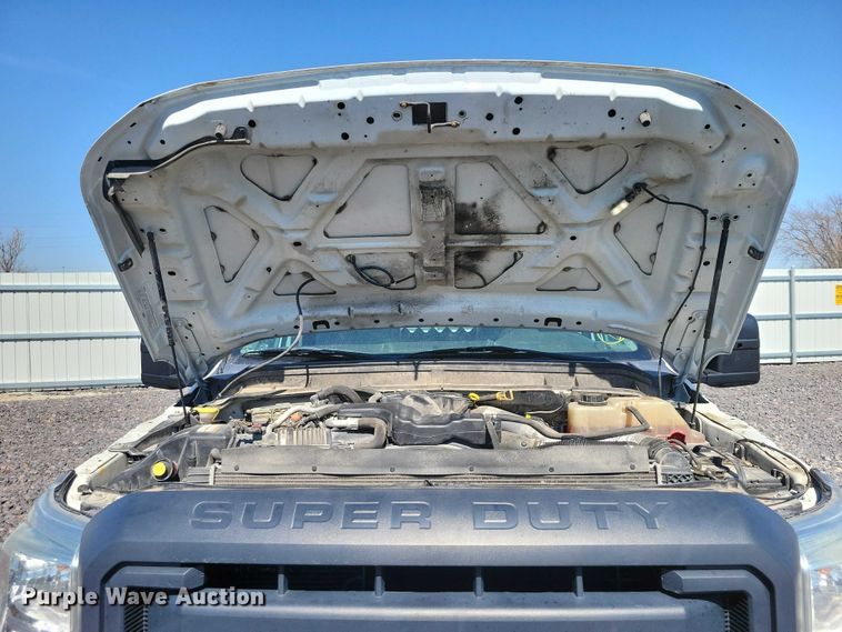 image for item YA2851 2015 Ford F550 Super Duty flatbed truck