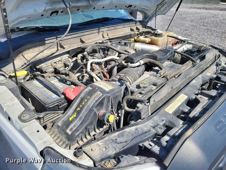 image for item YA2851 2015 Ford F550 Super Duty flatbed truck