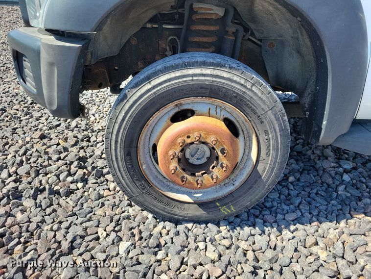 image for item YA2851 2015 Ford F550 Super Duty flatbed truck