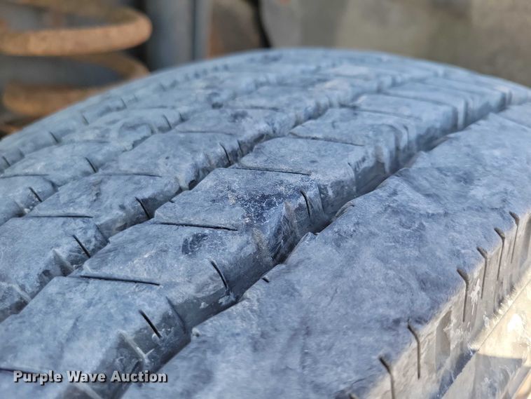 image for item YA2851 2015 Ford F550 Super Duty flatbed truck