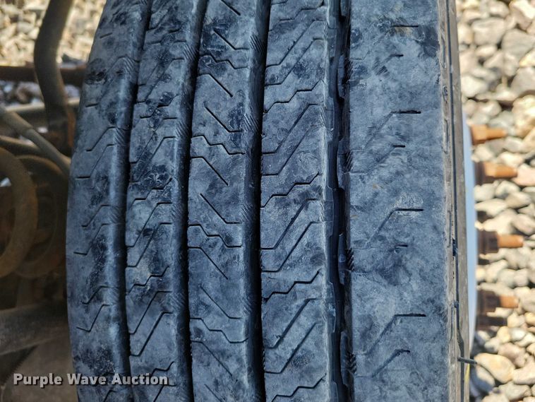 image for item YA2851 2015 Ford F550 Super Duty flatbed truck