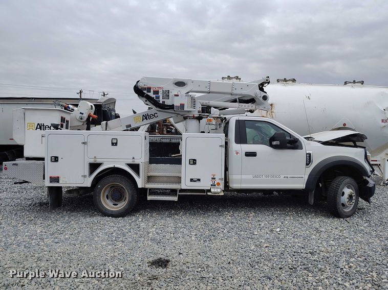 image for item YA2867 2018 Ford F550 Super Duty bucket truck