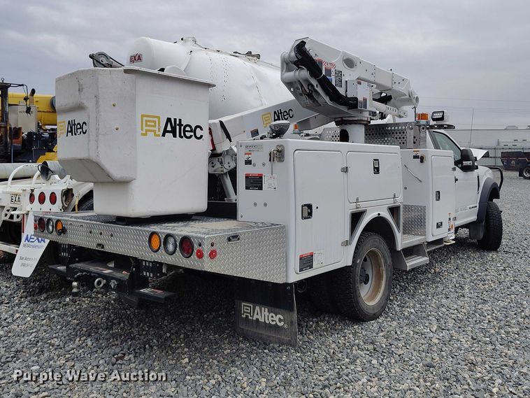 image for item YA2867 2018 Ford F550 Super Duty bucket truck