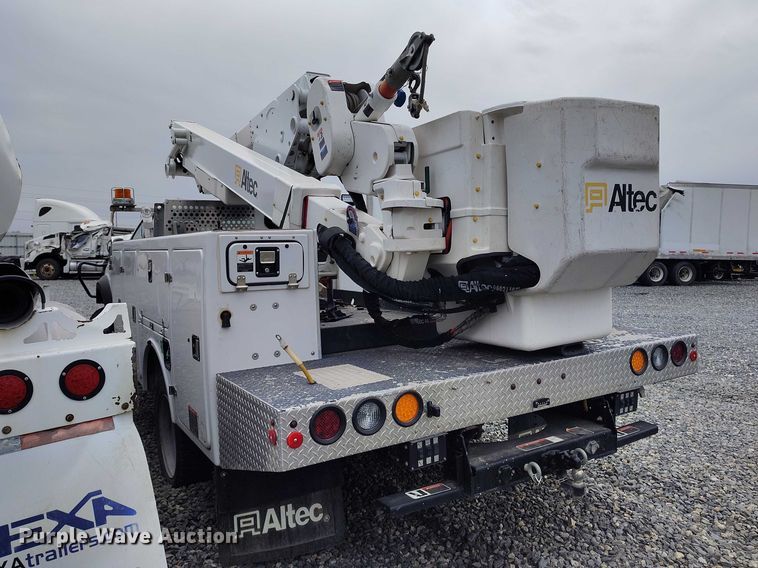 image for item YA2867 2018 Ford F550 Super Duty bucket truck