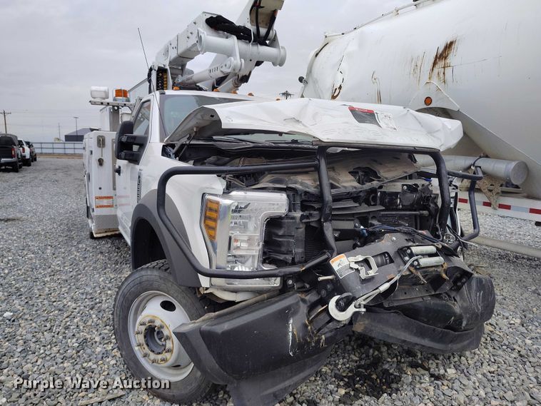 image for item YA2867 2018 Ford F550 Super Duty bucket truck
