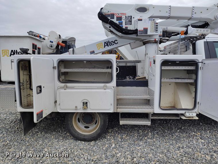 image for item YA2867 2018 Ford F550 Super Duty bucket truck