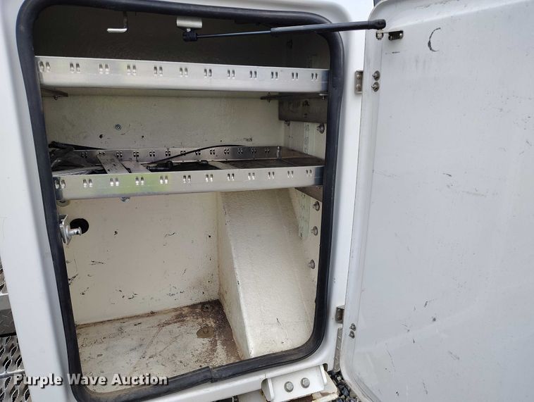 image for item YA2867 2018 Ford F550 Super Duty bucket truck