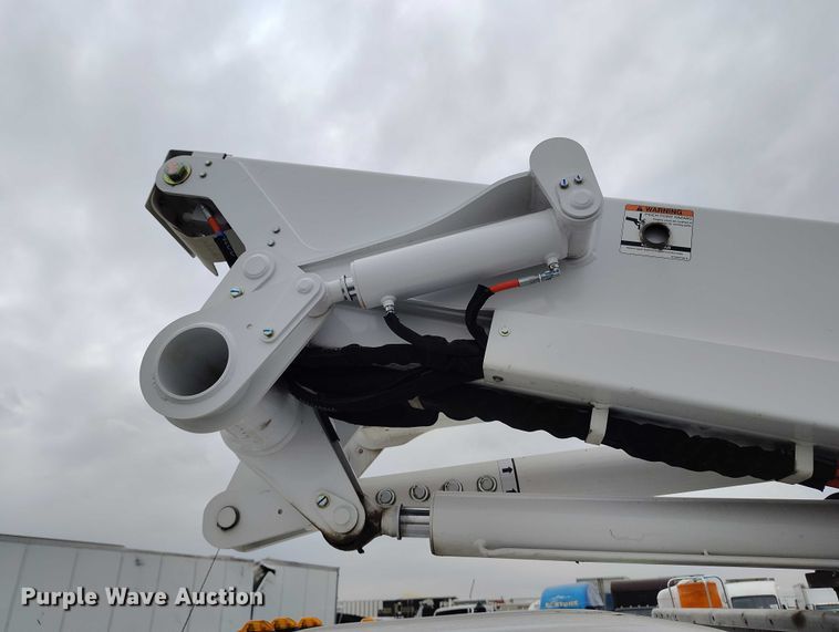 image for item YA2867 2018 Ford F550 Super Duty bucket truck