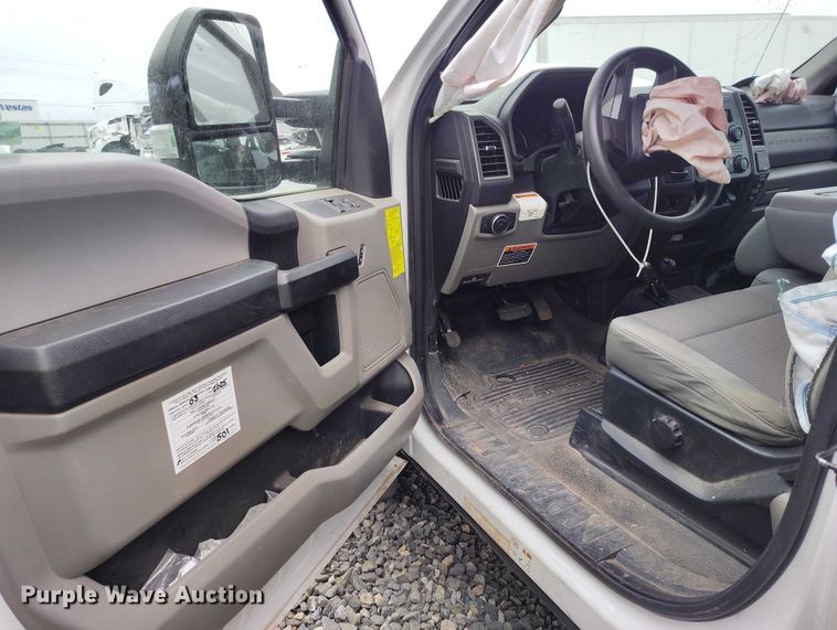 image for item YA2867 2018 Ford F550 Super Duty bucket truck