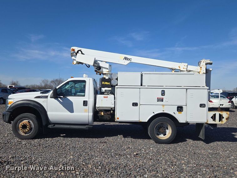 image for item YA2882 2015 Ford F450 Super Duty bucket truck
