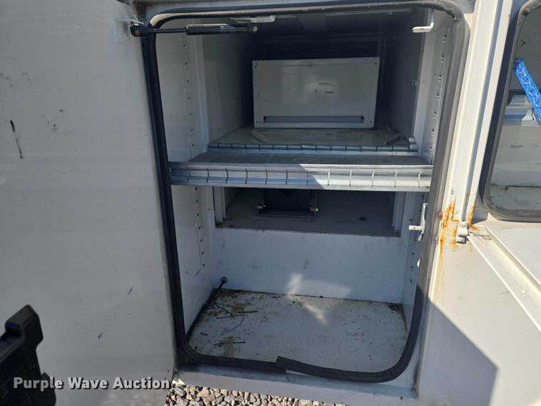 image for item YA2882 2015 Ford F450 Super Duty bucket truck