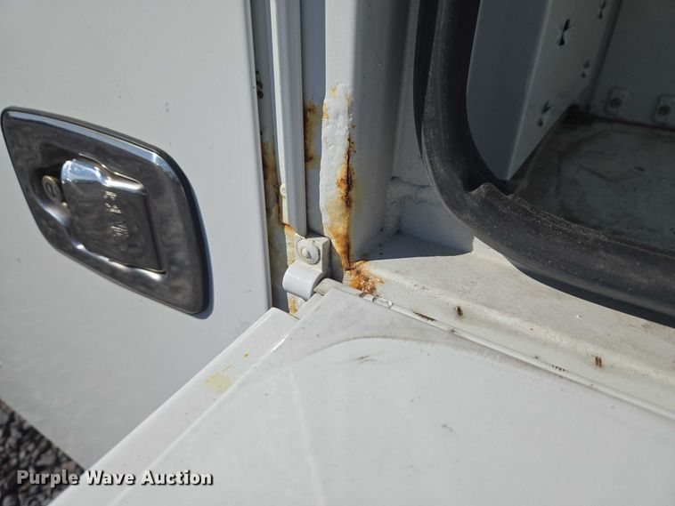 image for item YA2882 2015 Ford F450 Super Duty bucket truck